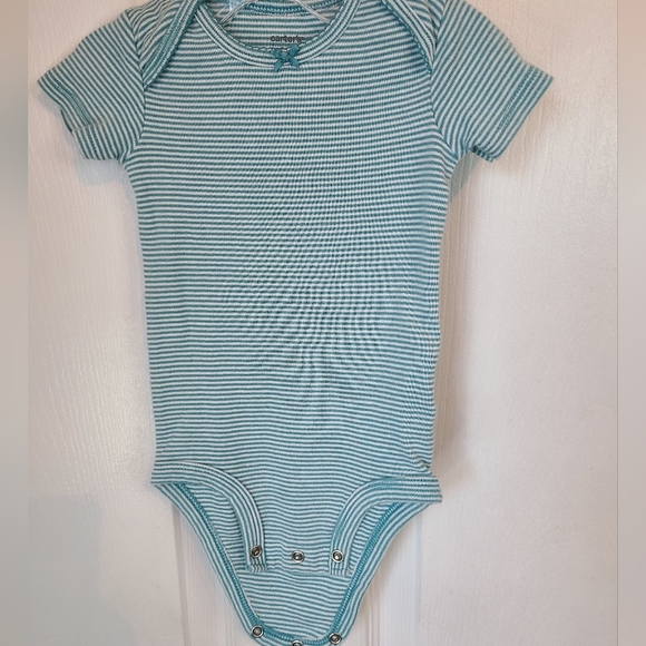 (1643) Carters 9 Month old Onesie,  Color: Blue Stripes - Picture 3 of 11